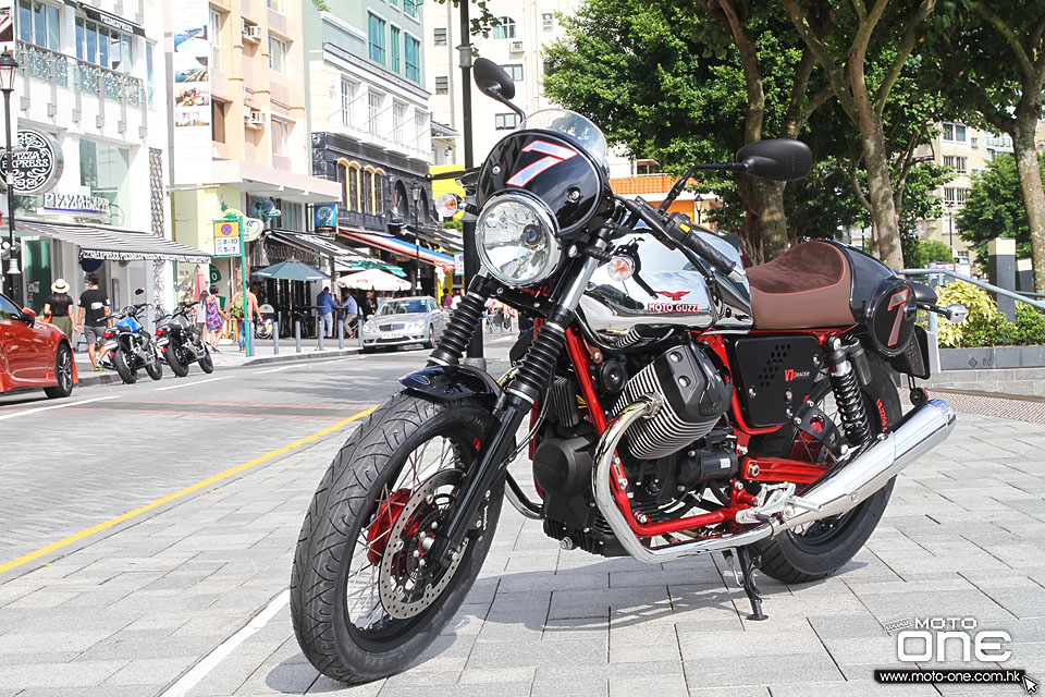 2015 MOTO GUZZI V7 II