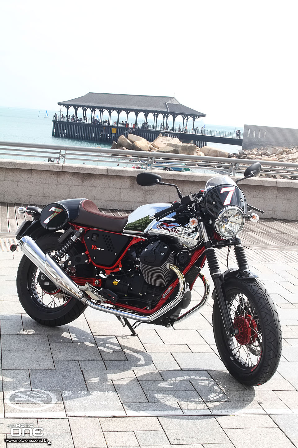 2015 MOTO GUZZI V7 II