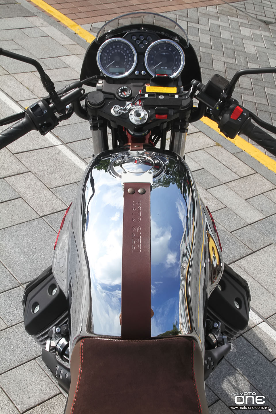 2015 MOTO GUZZI V7 II