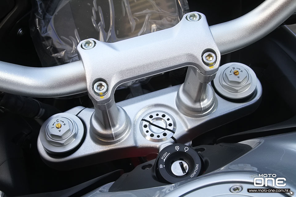 2015 MV Agusta Turismo Veloce 800
