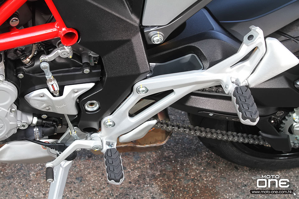 2015 MV Agusta Turismo Veloce 800