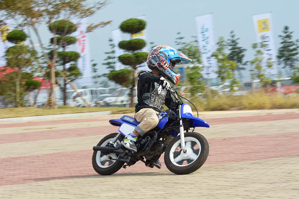 2015 HYOSUNG HK KSBK ST250B