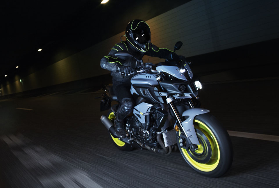 2016 YAMAHA MT-10