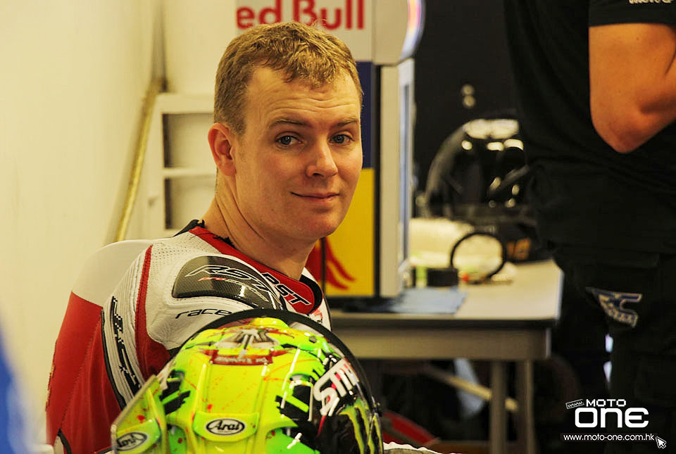 2015 MACAU GP YAMAHA YZF-R1 Stuart Easton