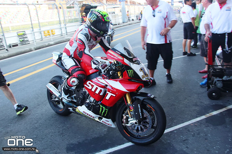 2015 MACAU GP YAMAHA YZF-R1 Stuart Easton
