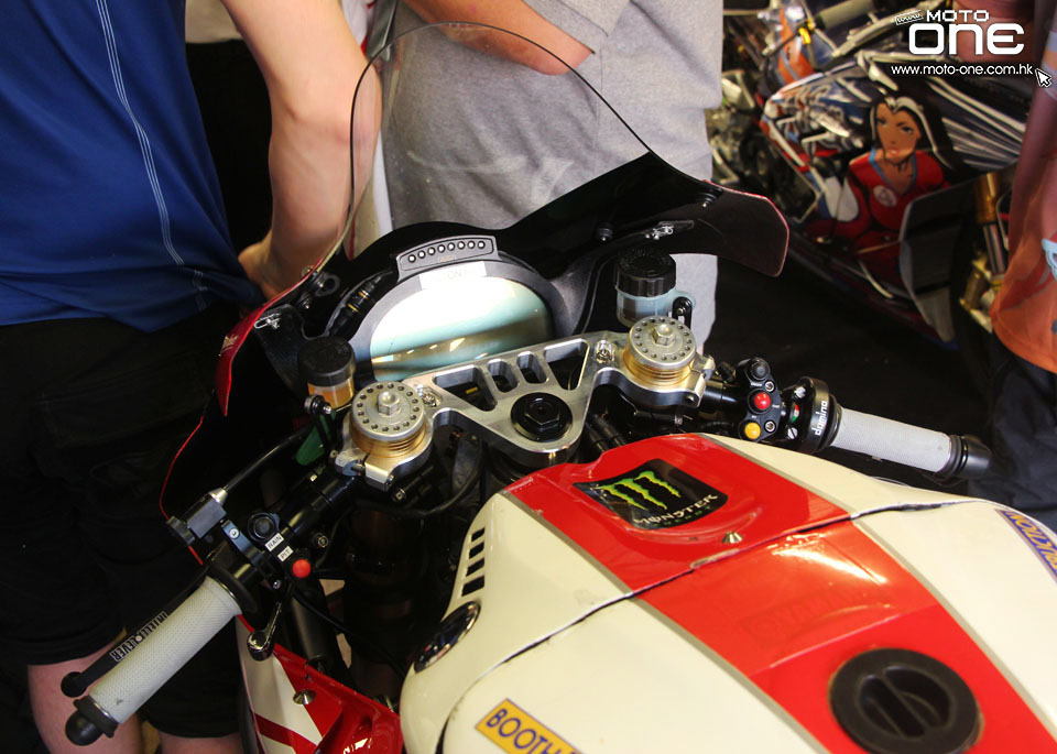 2015 MACAU GP YAMAHA YZF-R1 Stuart Easton