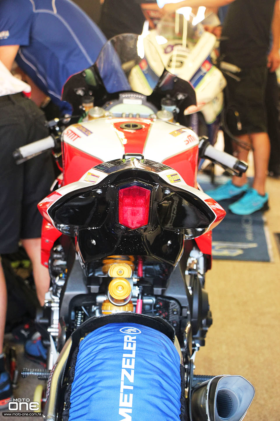2015 MACAU GP YAMAHA YZF-R1 Stuart Easton