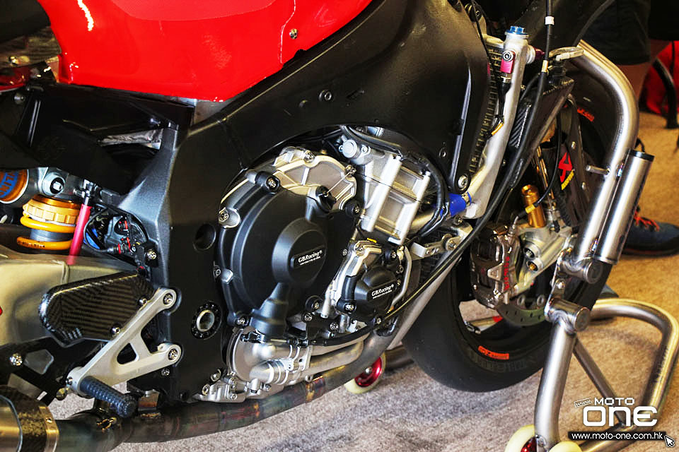 2015 MACAU GP YAMAHA YZF-R1 Stuart Easton