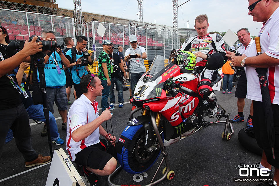 2015 MACAU GP YAMAHA YZF-R1 Stuart Easton