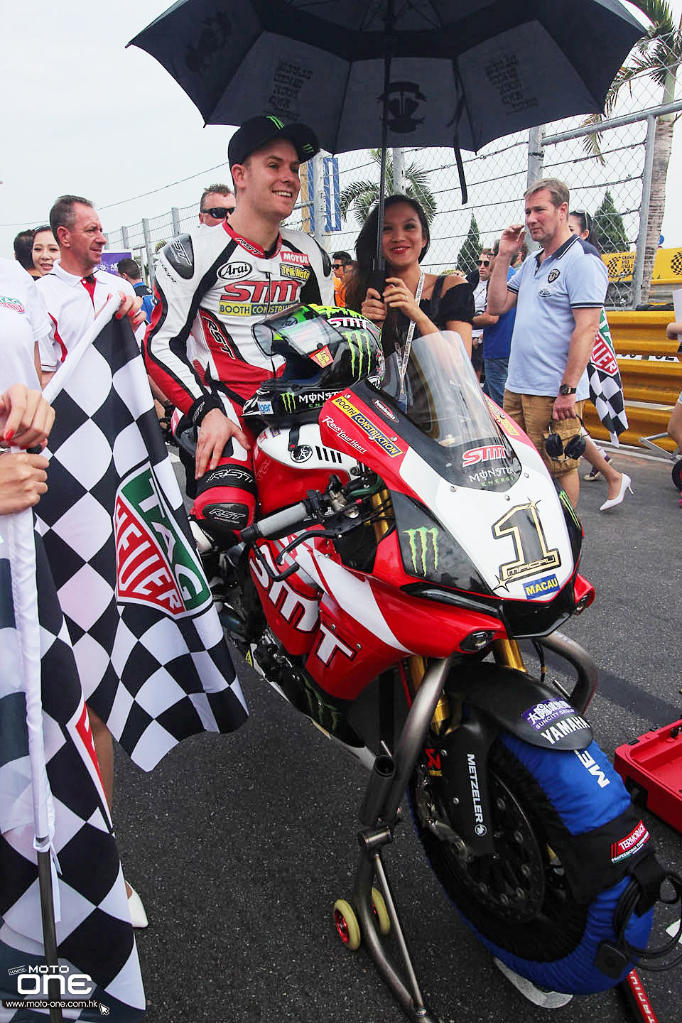 2015 MACAU GP YAMAHA YZF-R1 Stuart Easton