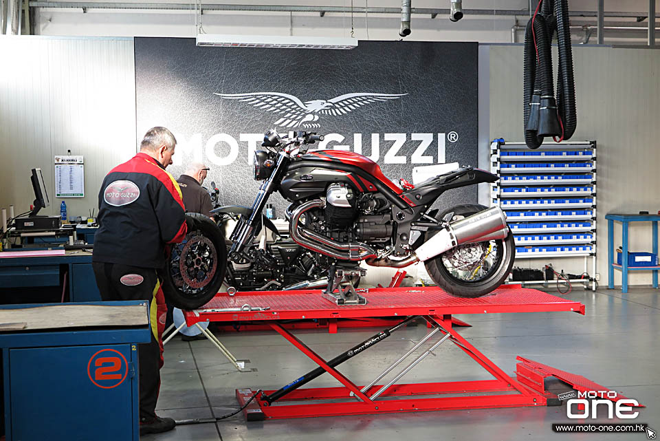 2015 Moto Guzzi FACTORY