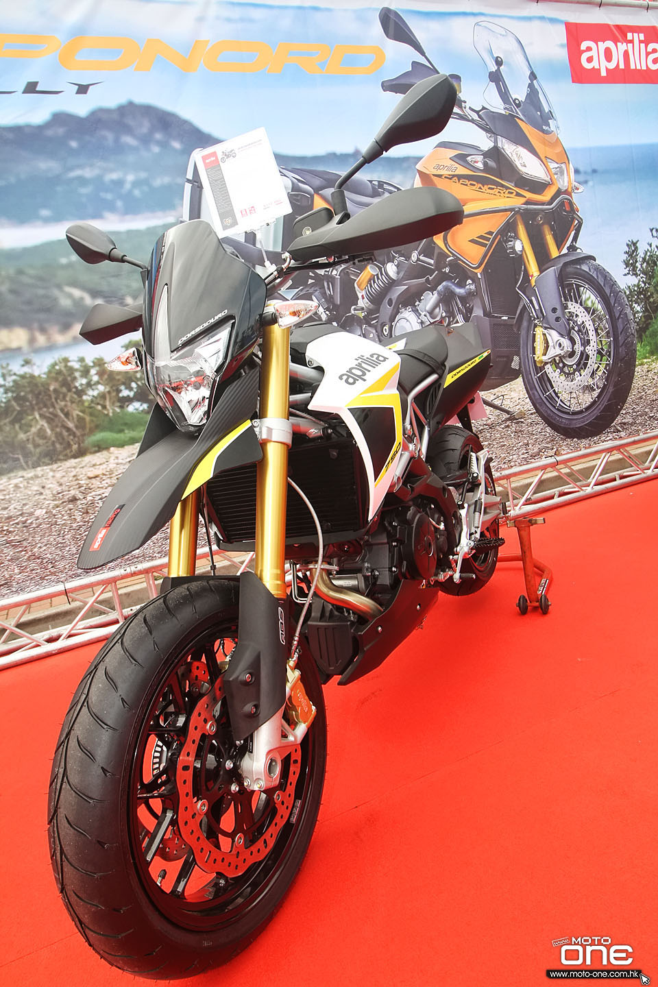 2015 APRILIA HK BIKESHOW