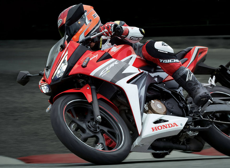 2016 HONDA CBR150R