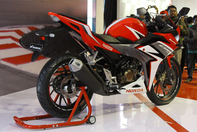 2016 HONDA CBR150R