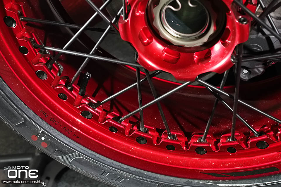 2016 MV AGUSTA DRAGSTER RR LH44 Lewis Hamilton