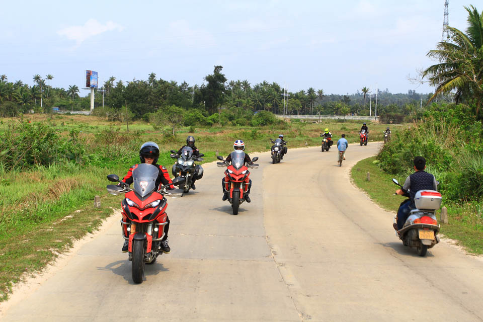 2016 DUCATI travel