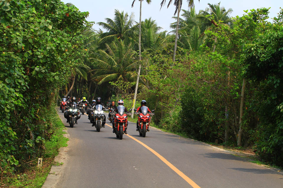 2016 DUCATI travel