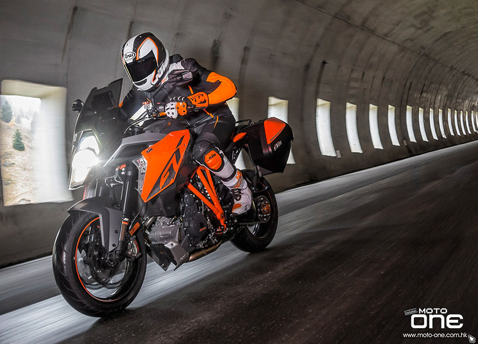 KTM 1290 SUPER DUKE GT