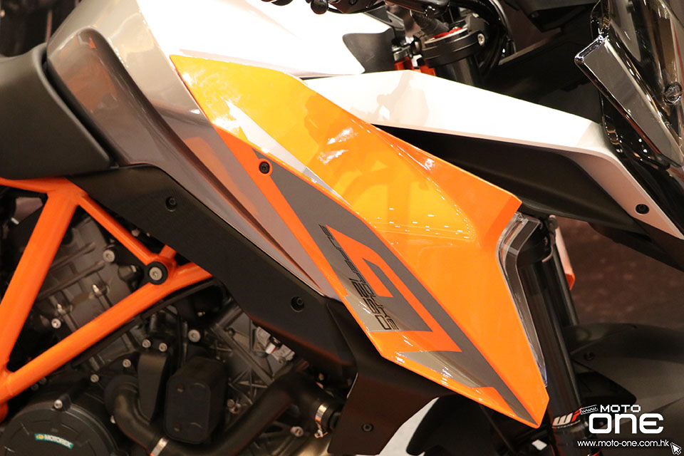 KTM 1290 SUPER DUKE GT