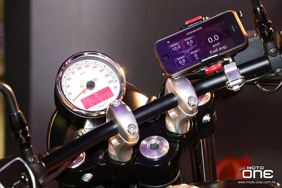 2016 MOTO GUZZI V9 BOBBER