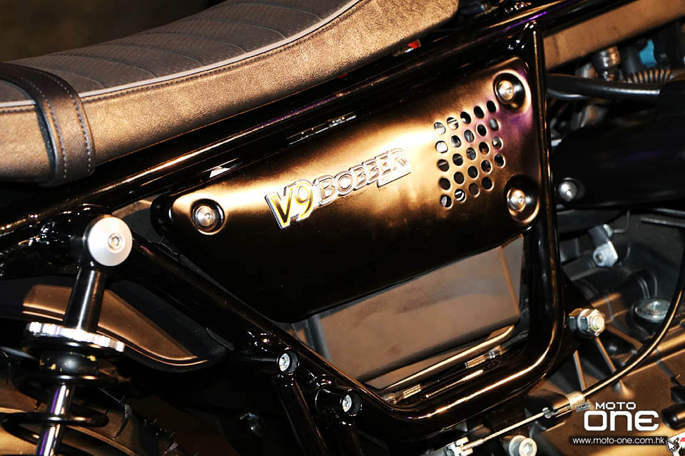 2016 MOTO GUZZI V9 BOBBER