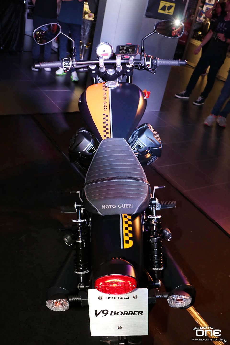 2016 MOTO GUZZI V9 BOBBER