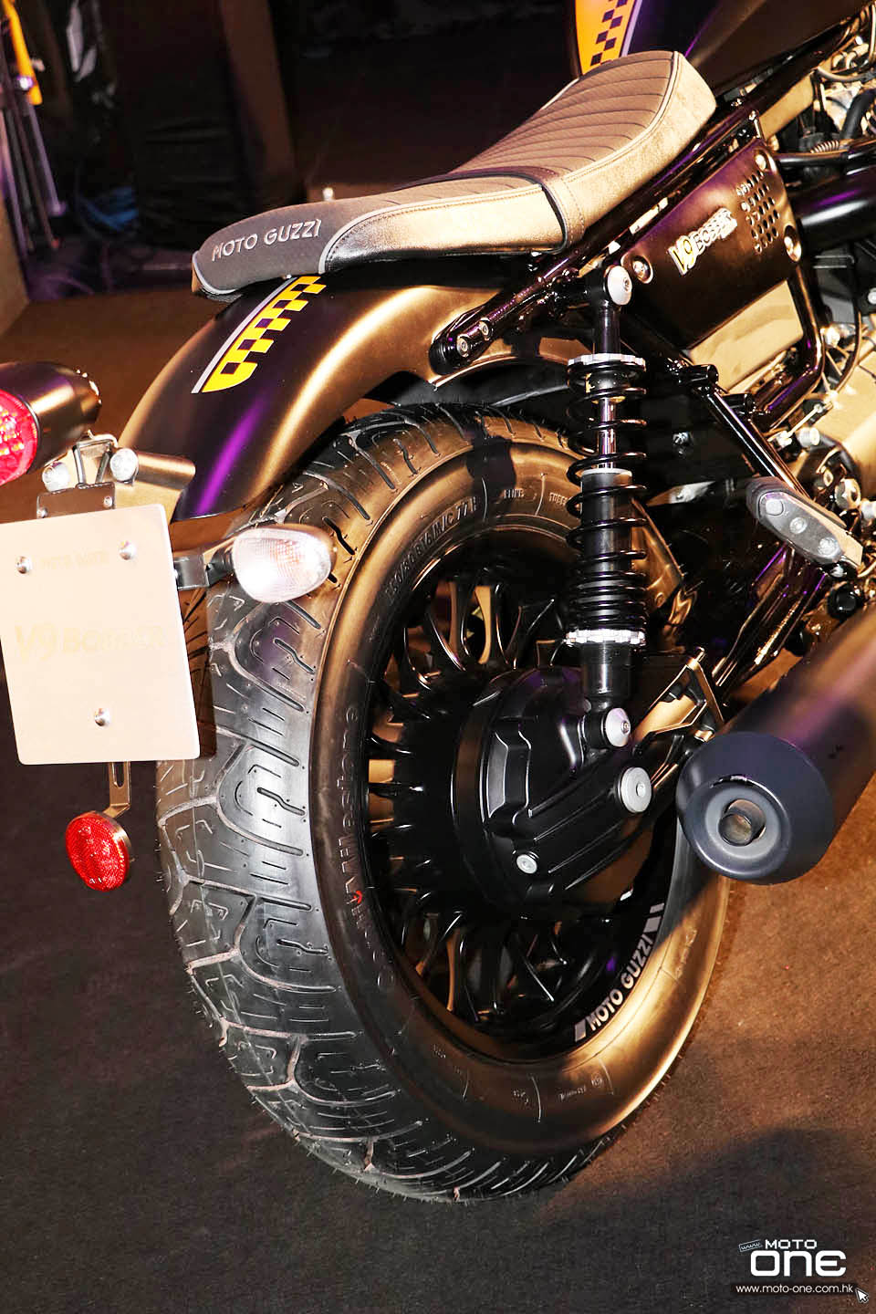 2016 MOTO GUZZI V9 BOBBER