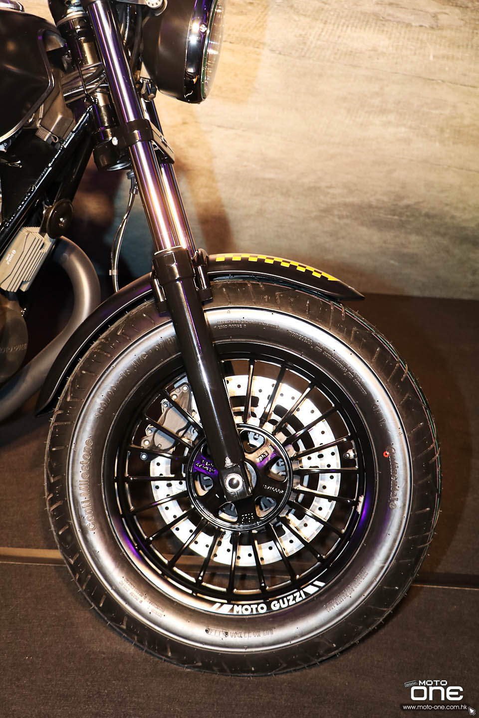 2016 MOTO GUZZI V9 BOBBER