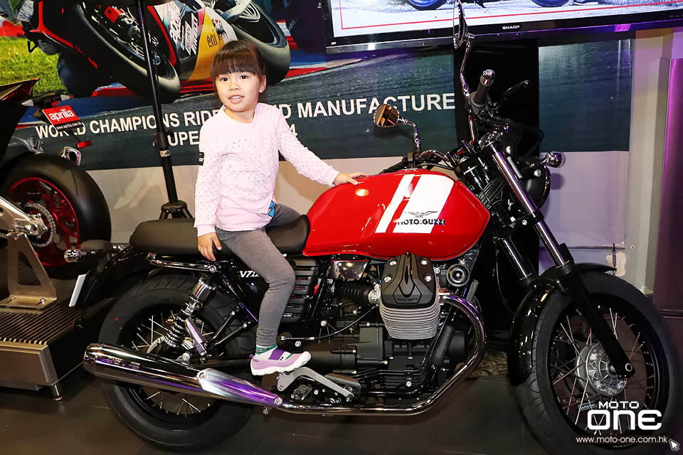 2016 MOTO GUZZI V9 BOBBER