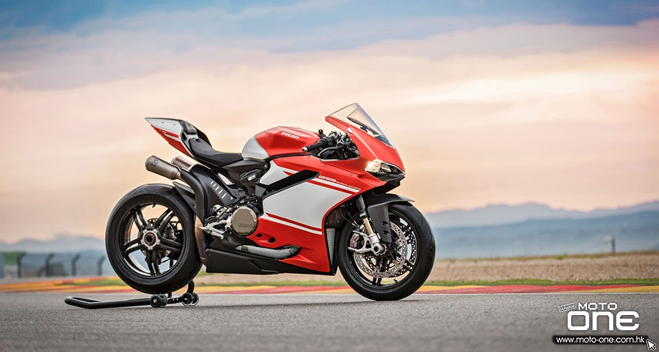 2016_DUCATI 1299 Superleggera