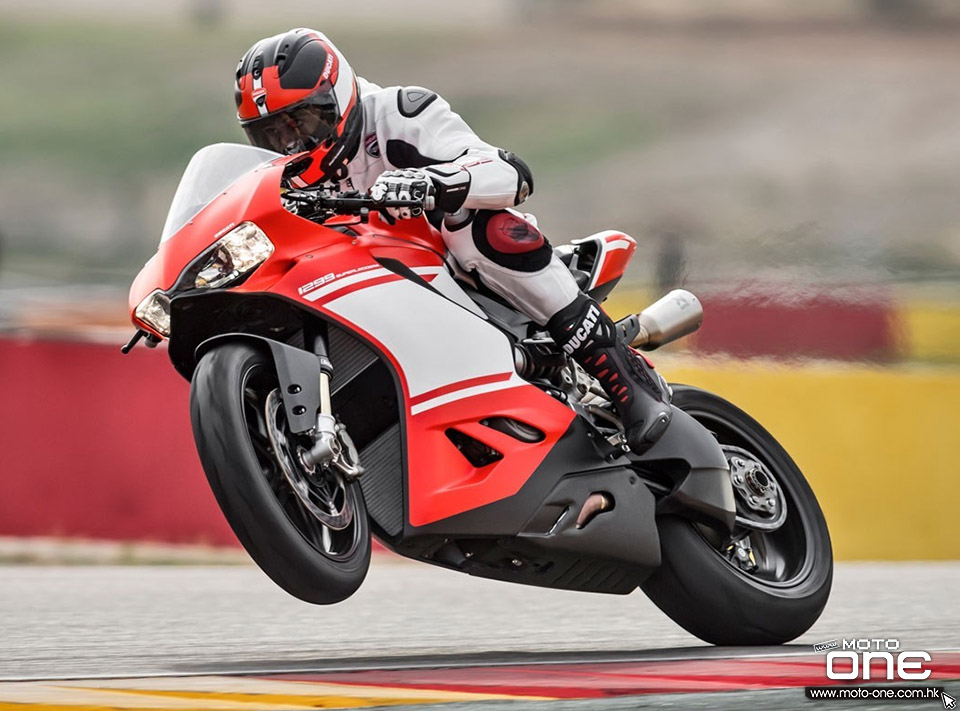 2016_DUCATI 1299 Superleggera