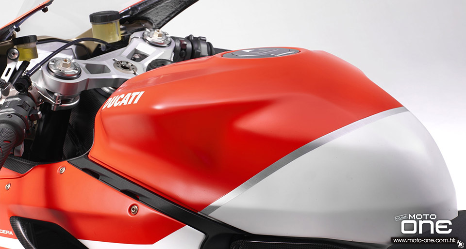 2016_DUCATI 1299 Superleggera