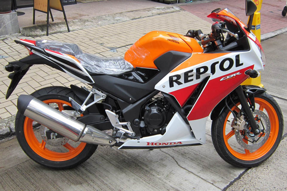 2016 HONDA CBR300R ABS Repsol