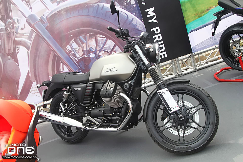 2016 Moto Guzzi HK BIKESHOW