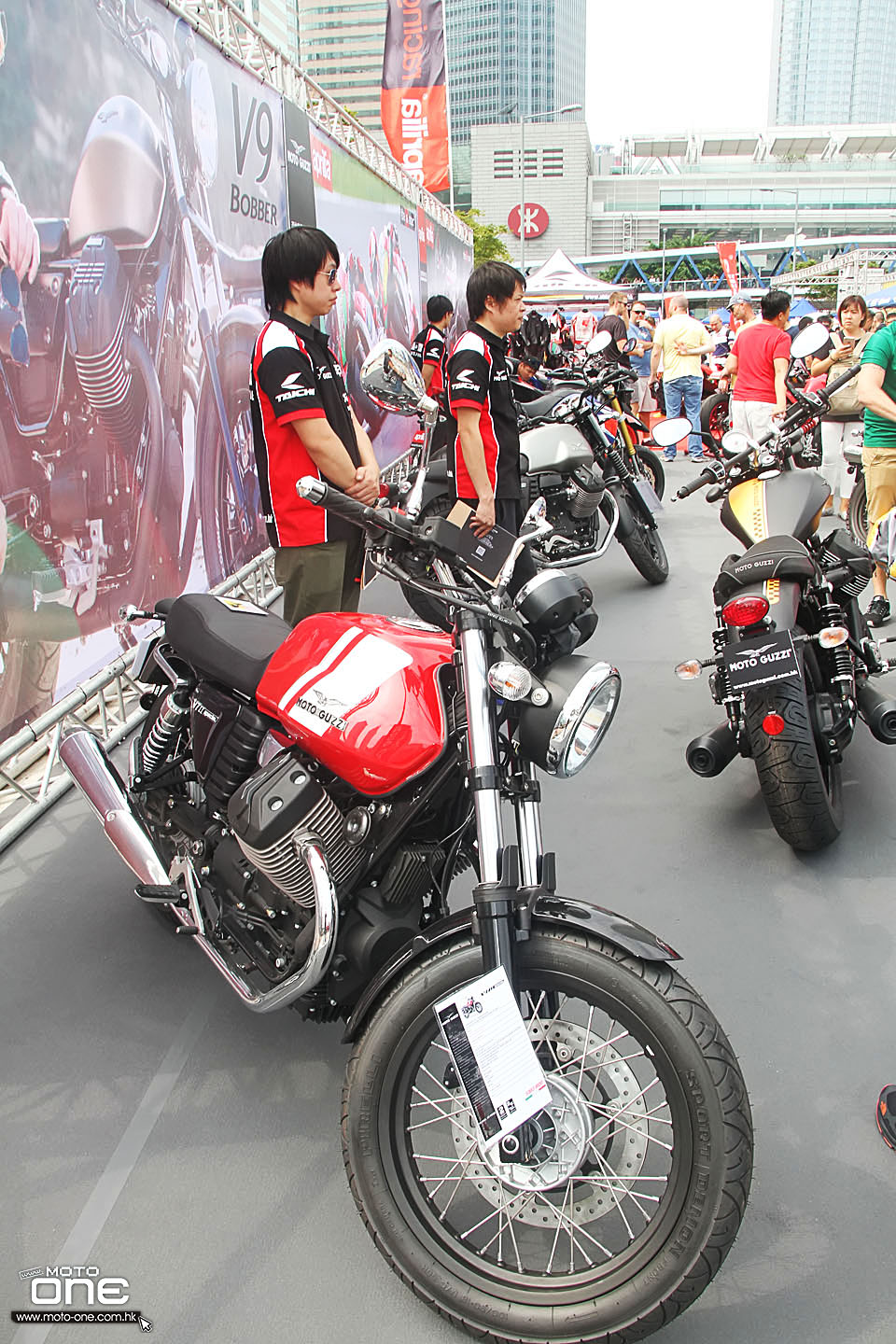 2016 Moto Guzzi HK BIKESHOW