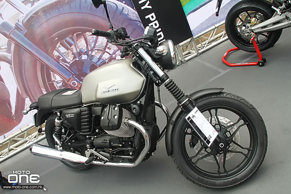 2016 Moto Guzzi HK BIKESHOW