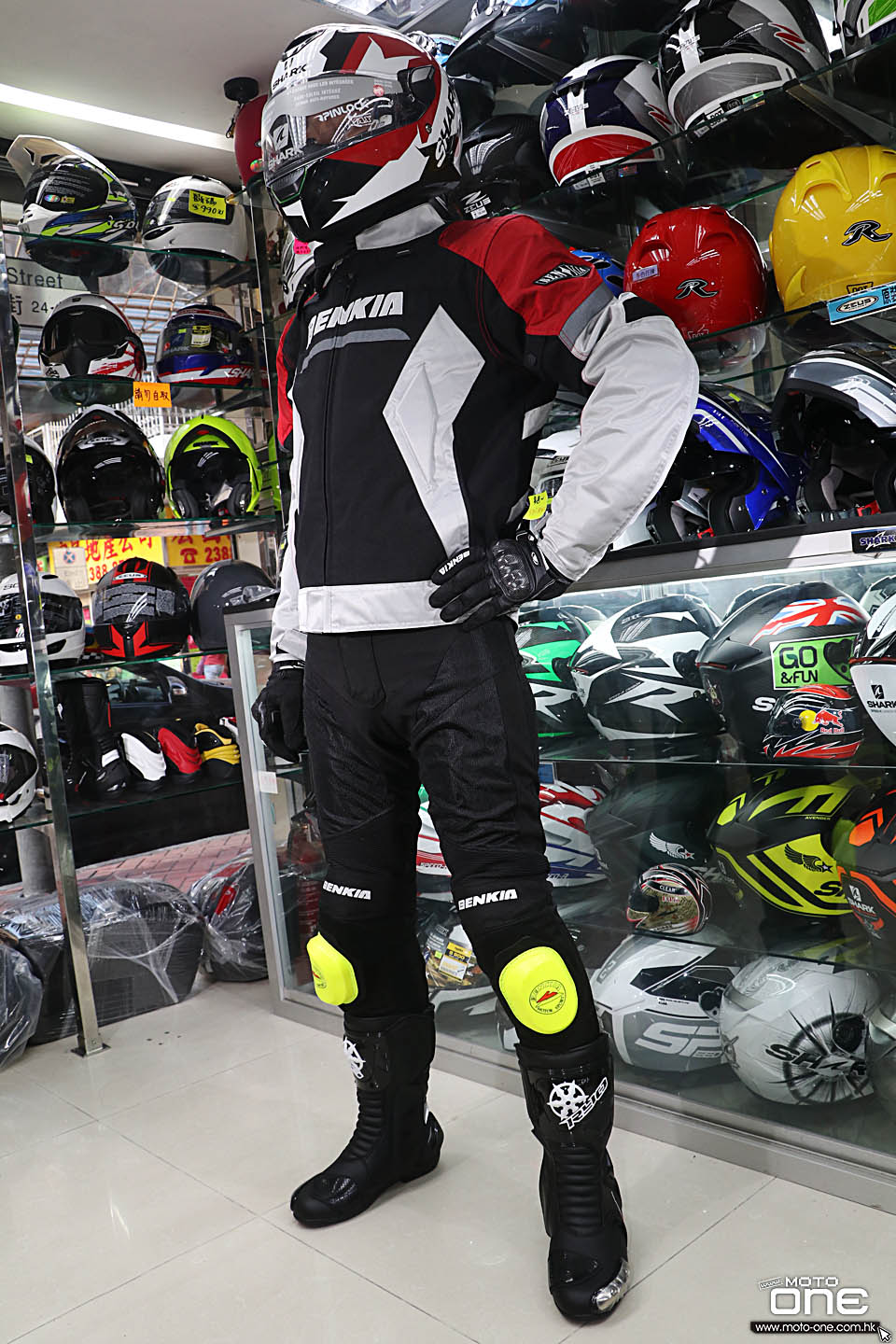 2016 BENKIA SUIT