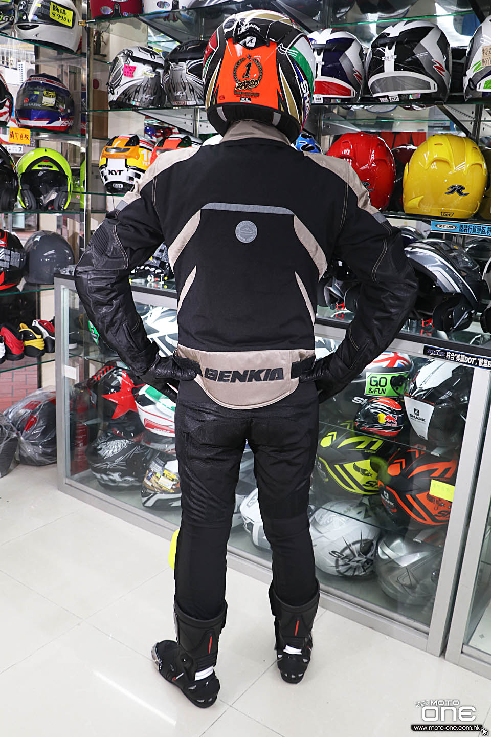 2016 BENKIA SUIT