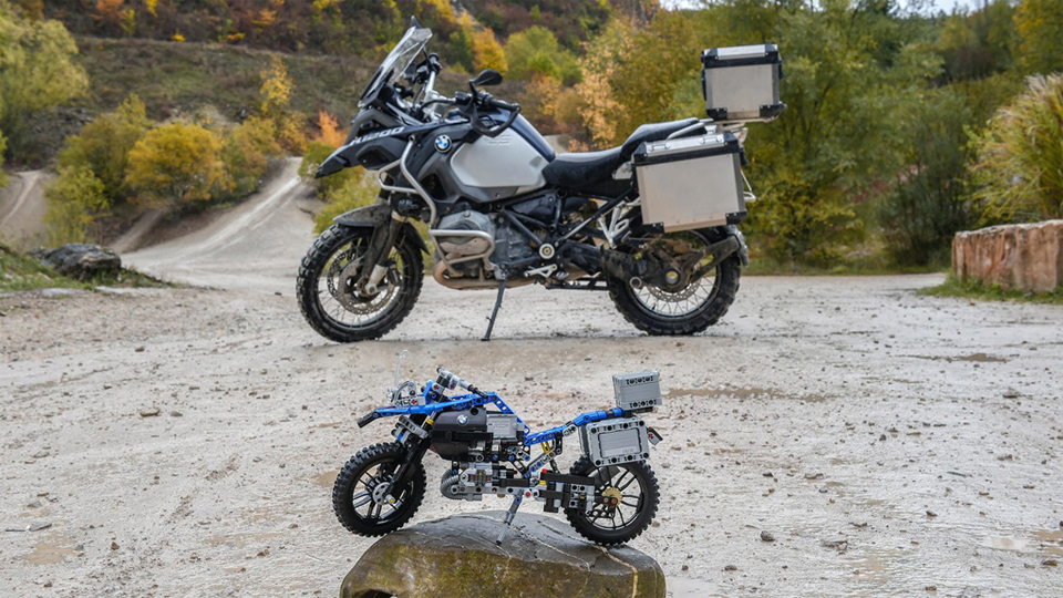 LEGO Technic BMW R 1200 GS Adventure Design Concept Hover Ride