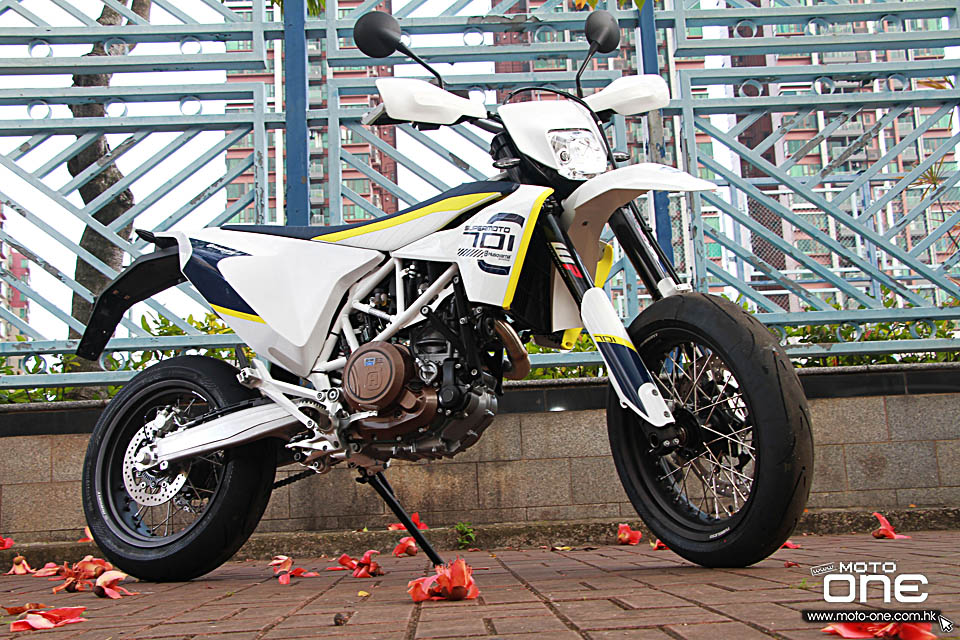 2017 HUSQVARNA 701 SUPERMOTO