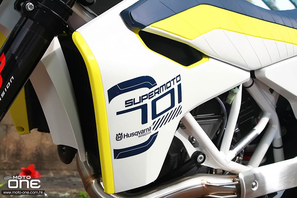 2017 HUSQVARNA 701 SUPERMOTO