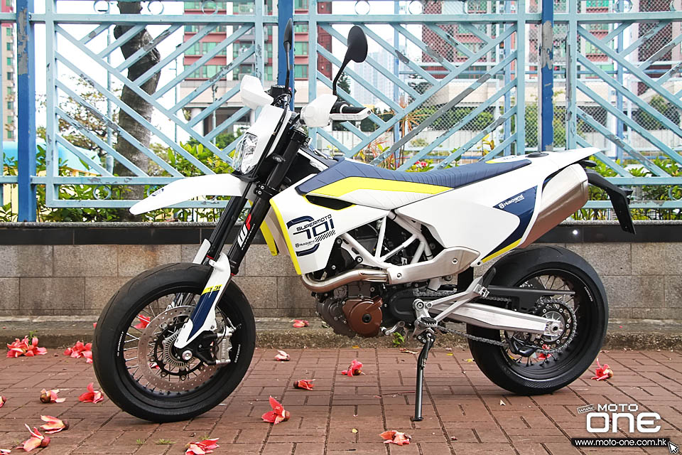 2017 HUSQVARNA 701 SUPERMOTO