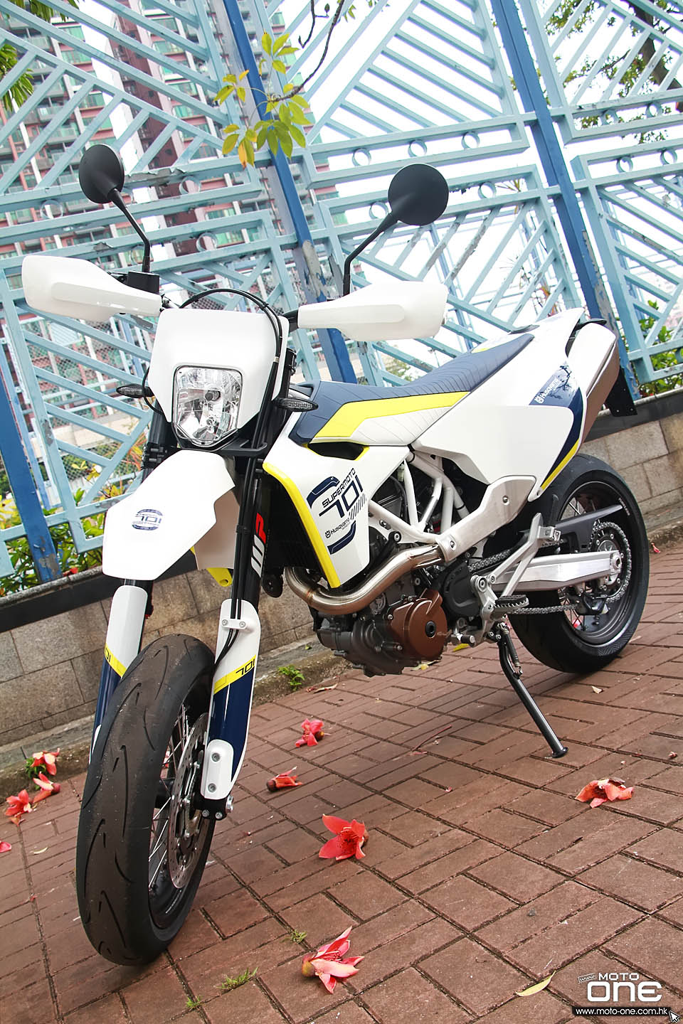 2017 HUSQVARNA 701 SUPERMOTO