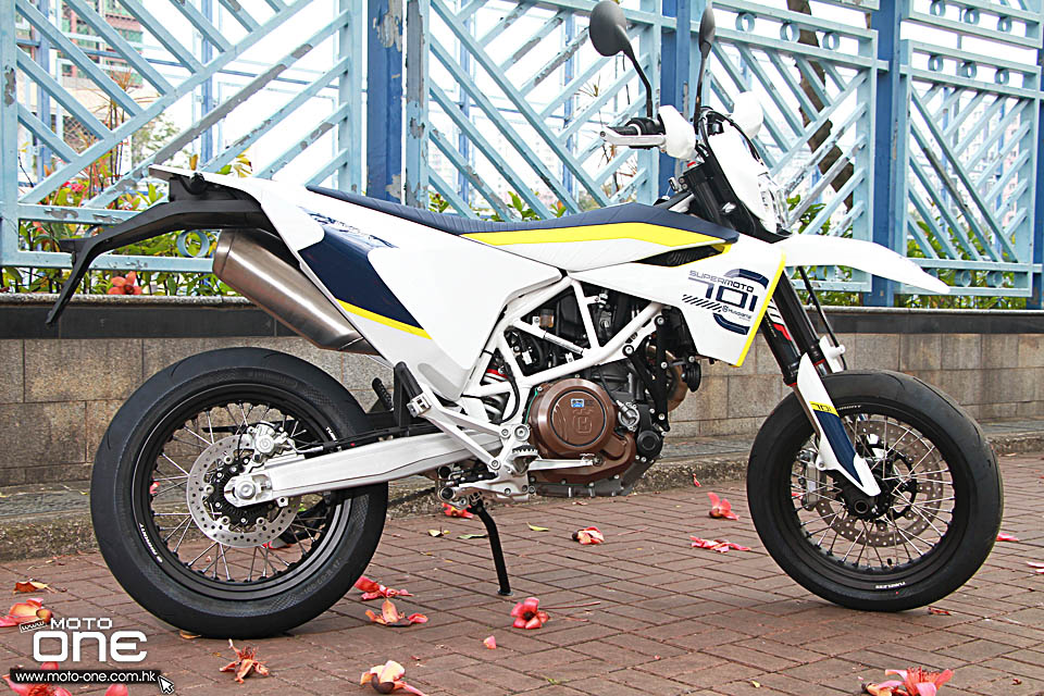 2017 HUSQVARNA 701 SUPERMOTO