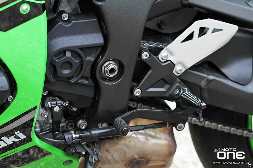 2017 KAWASKAI NINJA ZX-10RR TEST