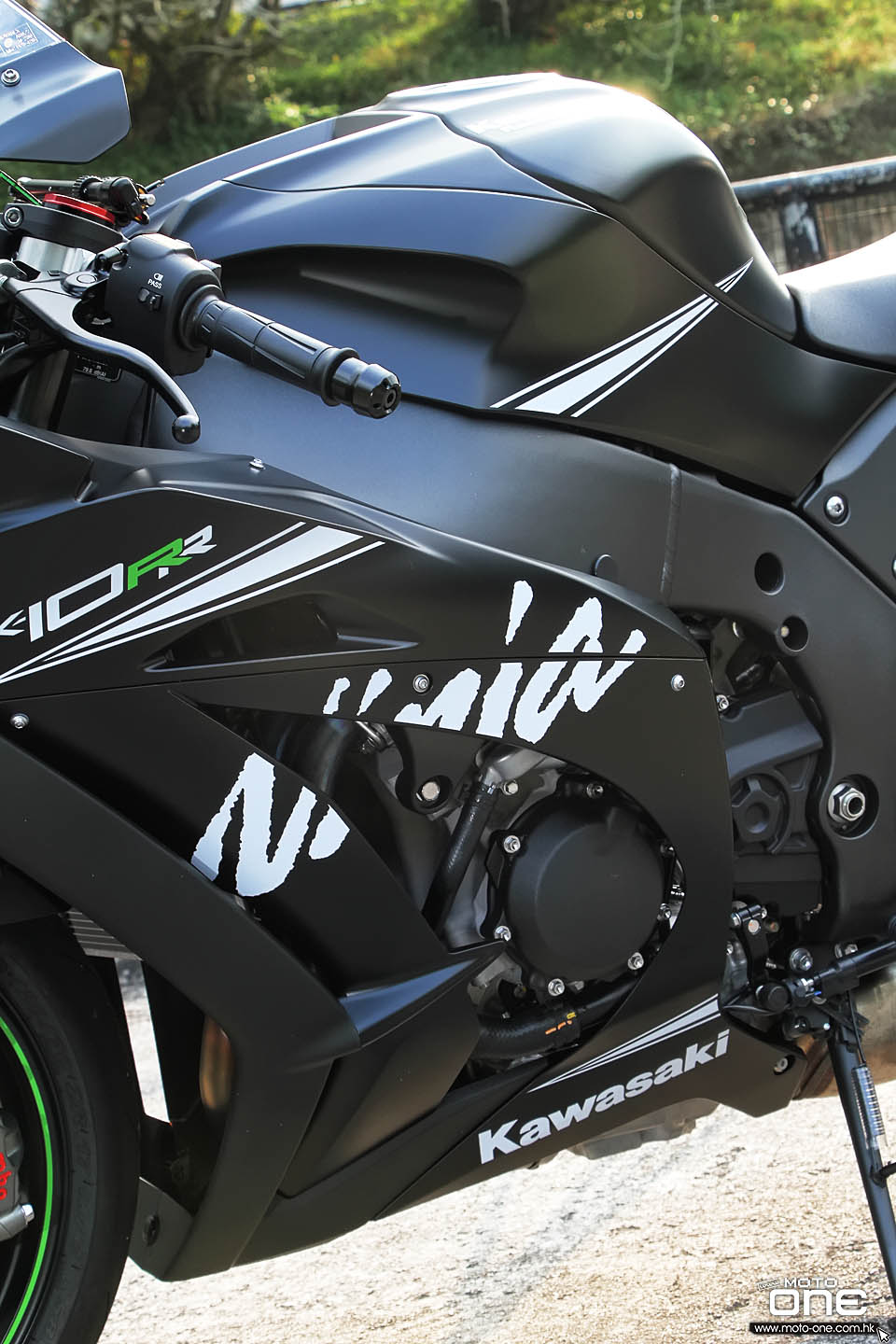 2017 KAWASKAI NINJA ZX-10RR TEST