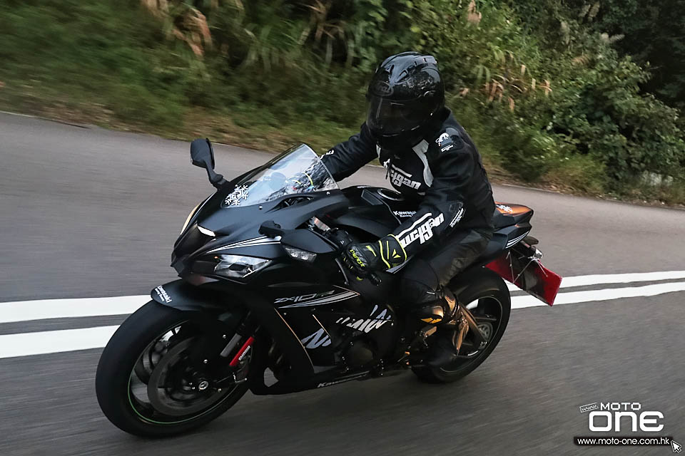 2017 KAWASKAI NINJA ZX-10RR TEST