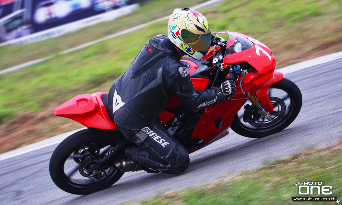 motorcycle racing