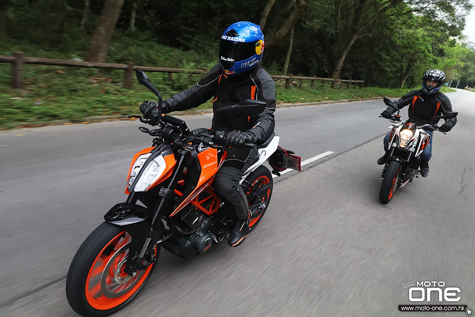 2017 2016 KTM 390 DUKE