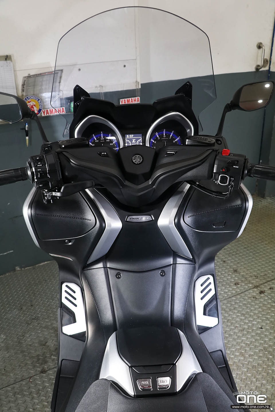 2017 YAMAHA TMAX DX SX